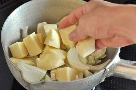 고기감자조림 채소 볶기